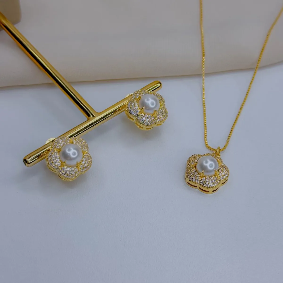 Conjunto Flor Cravejadav